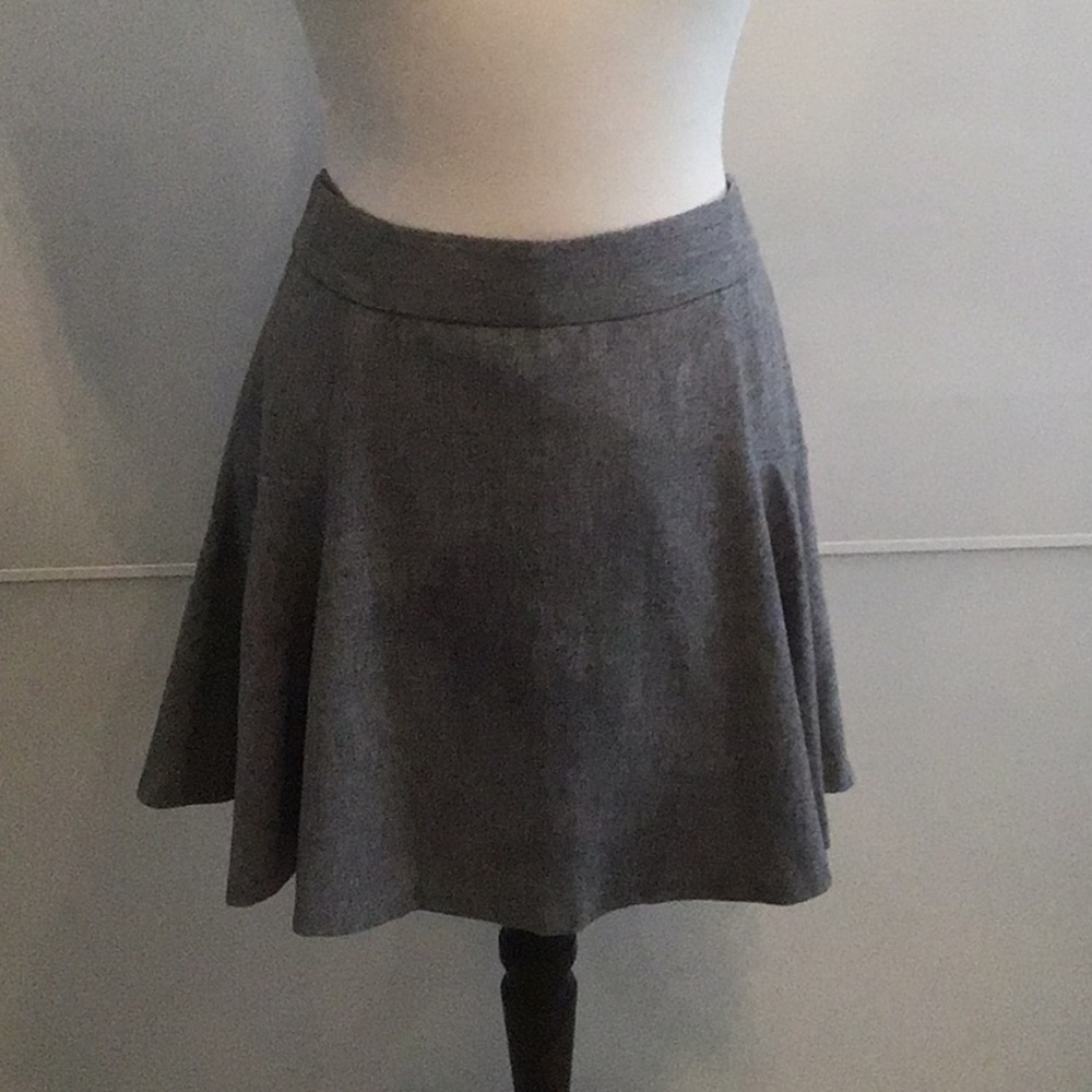 Elegant Gray Banana Republic Women's Skirt